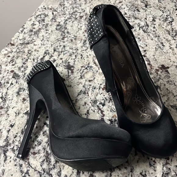 Black Satin Platform Heels - Picture 2 of 3